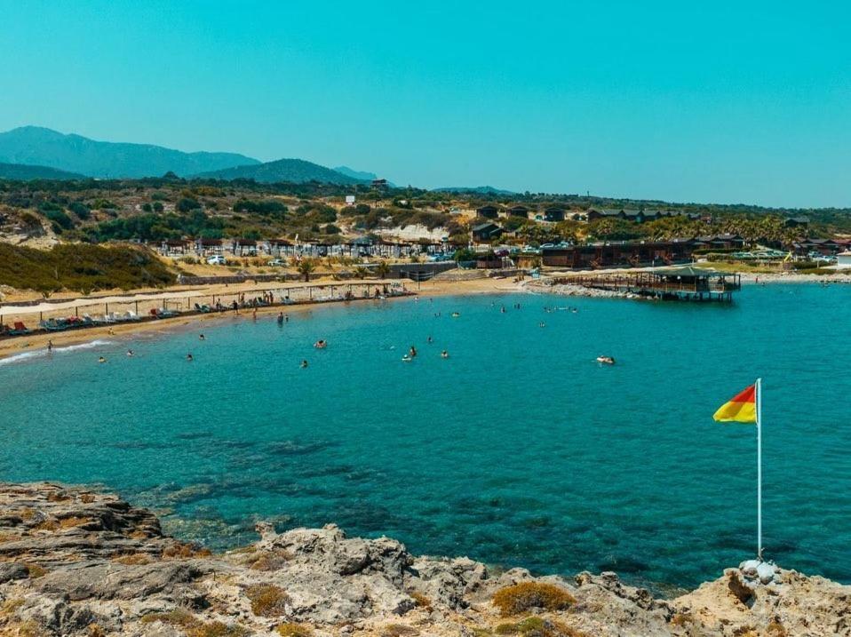 Zambak Holiday Village & Restaurant Superb Seafront Location ! Agios Georgios  ภายนอก รูปภาพ