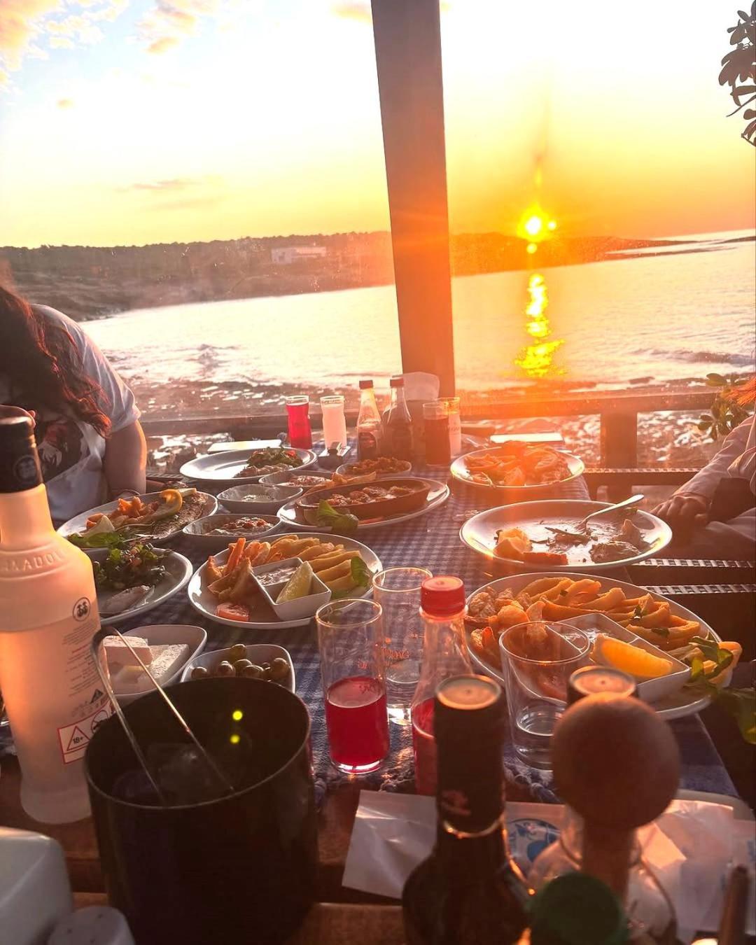 Zambak Holiday Village & Restaurant Superb Seafront Location ! Agios Georgios  ภายนอก รูปภาพ